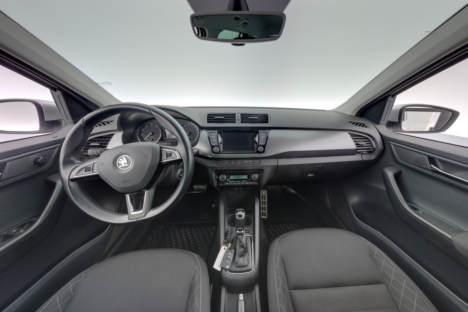 SKODA Fabia 2015