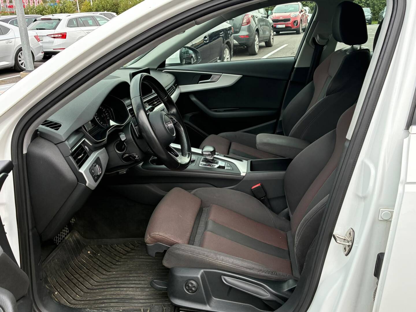 AUDI A4 2017