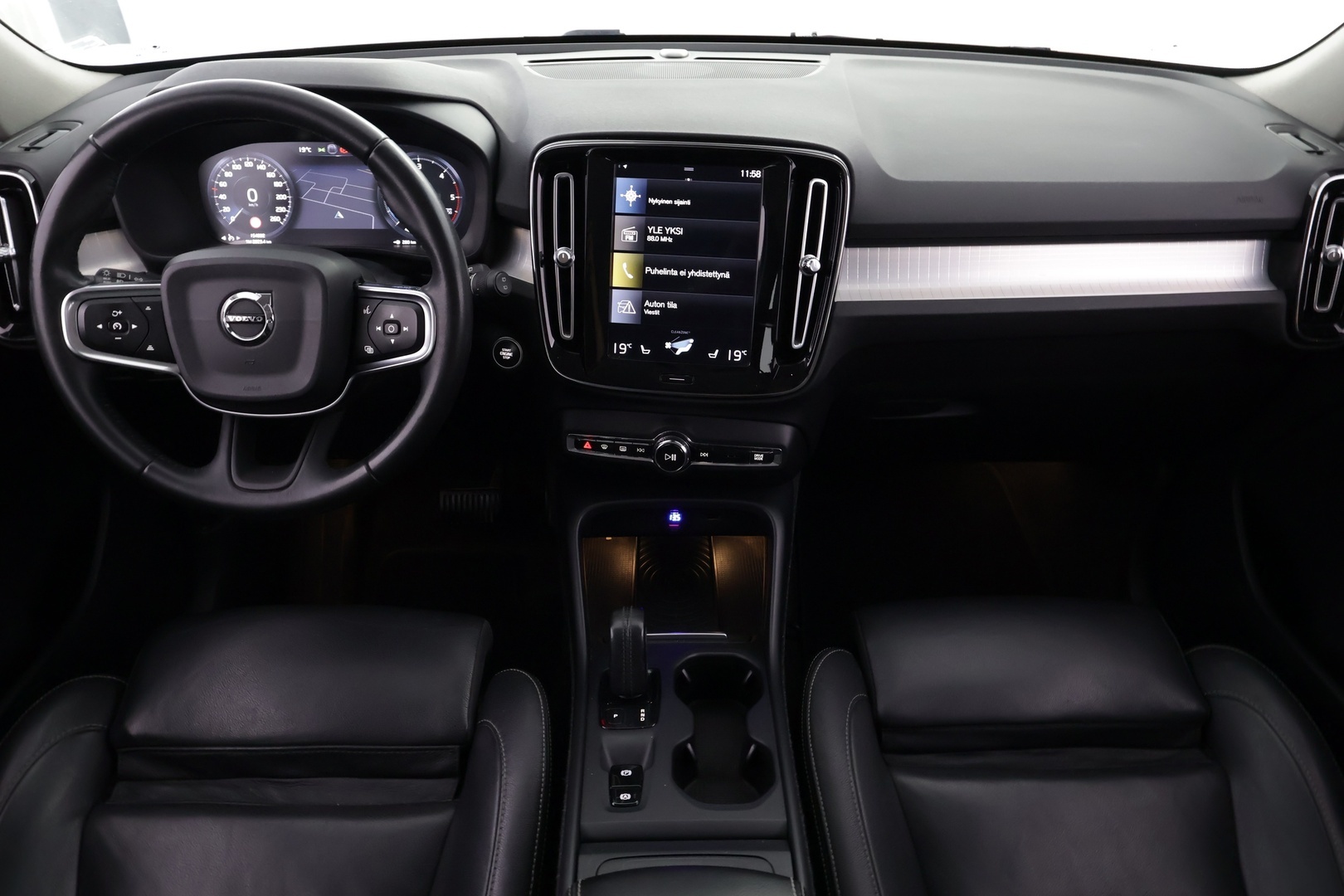 VOLVO XC40 2019