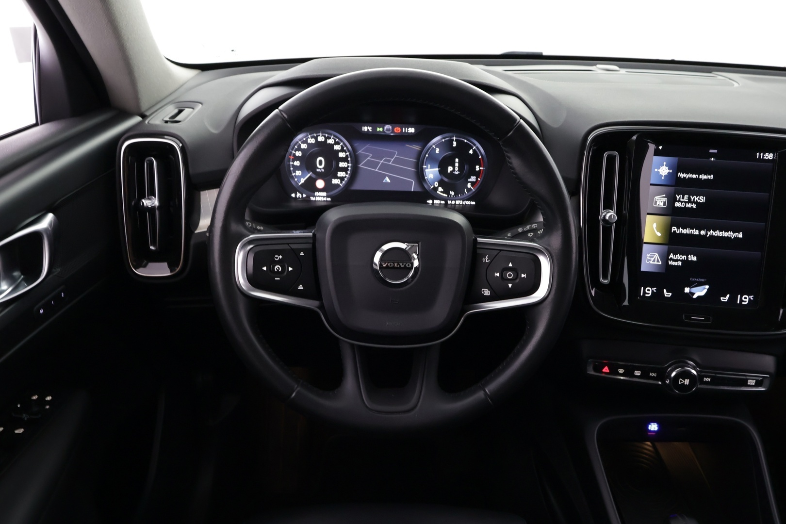 VOLVO XC40 2019