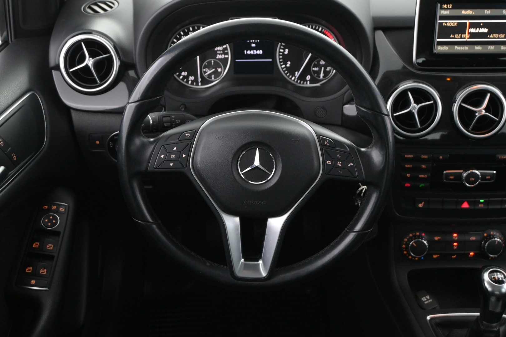 MERCEDES-BENZ B 2012