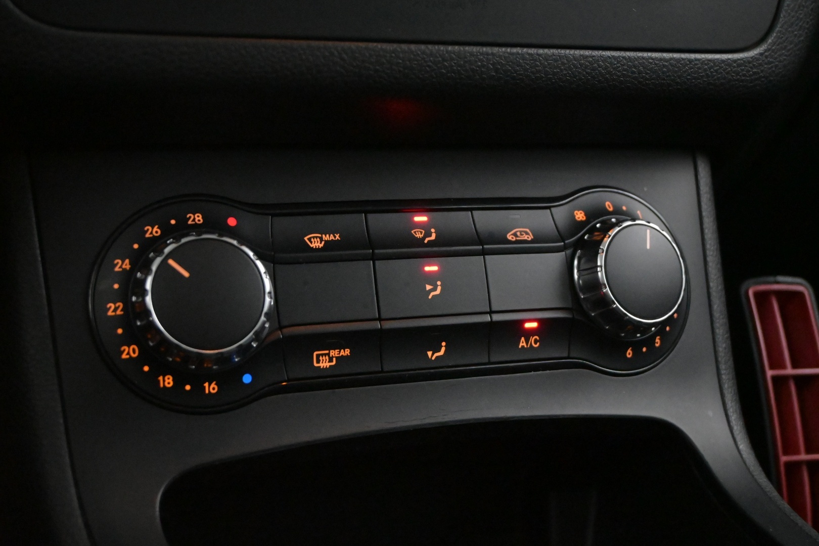 MERCEDES-BENZ B 2012