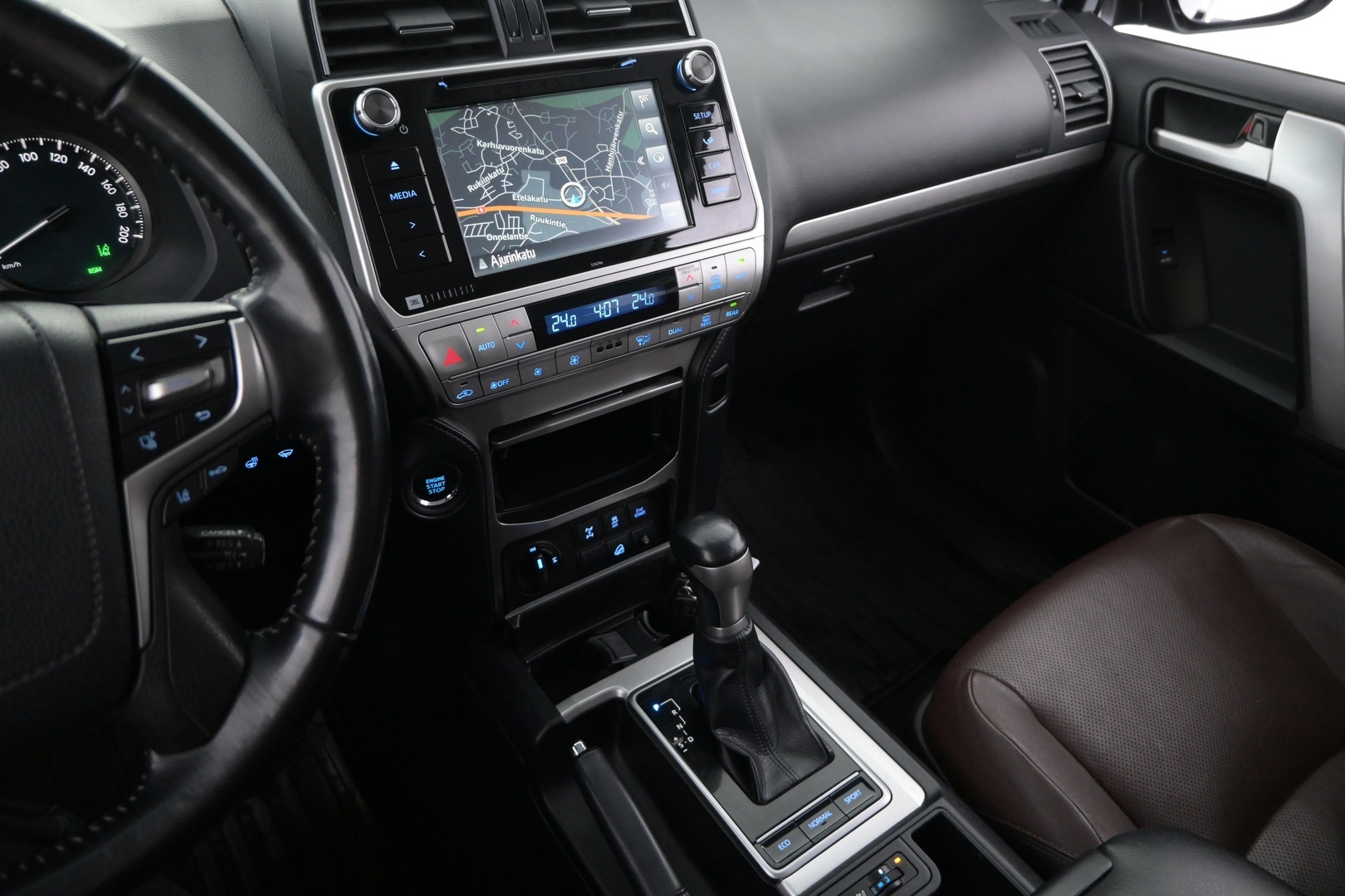 TOYOTA LAND CRUISER 2018
