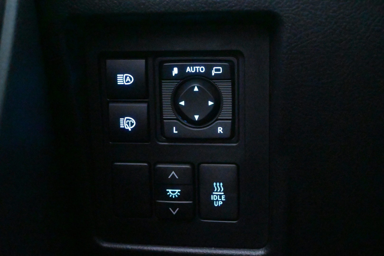 TOYOTA LAND CRUISER 2018
