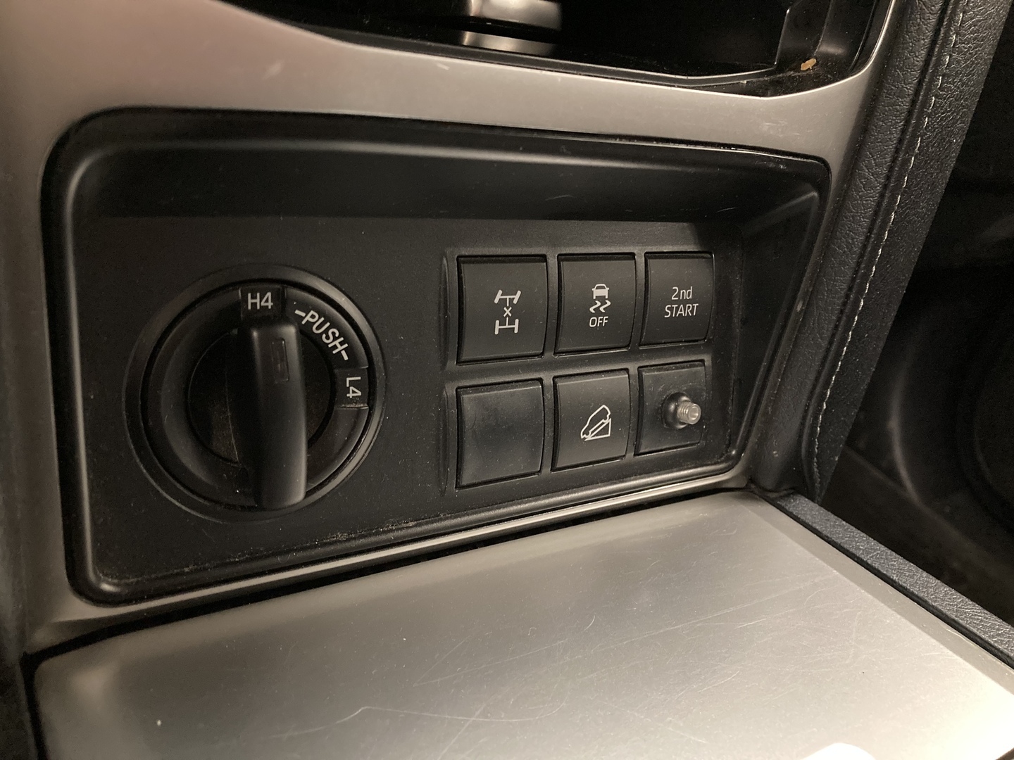 TOYOTA LAND CRUISER 2018