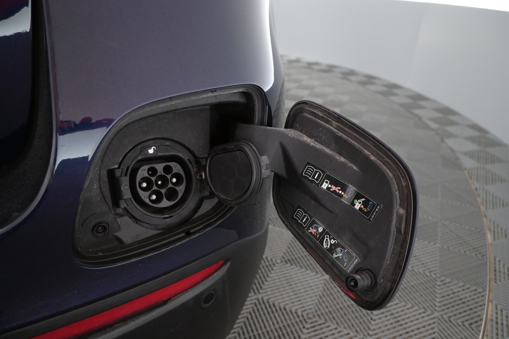 MERCEDES-BENZ GLC 2021