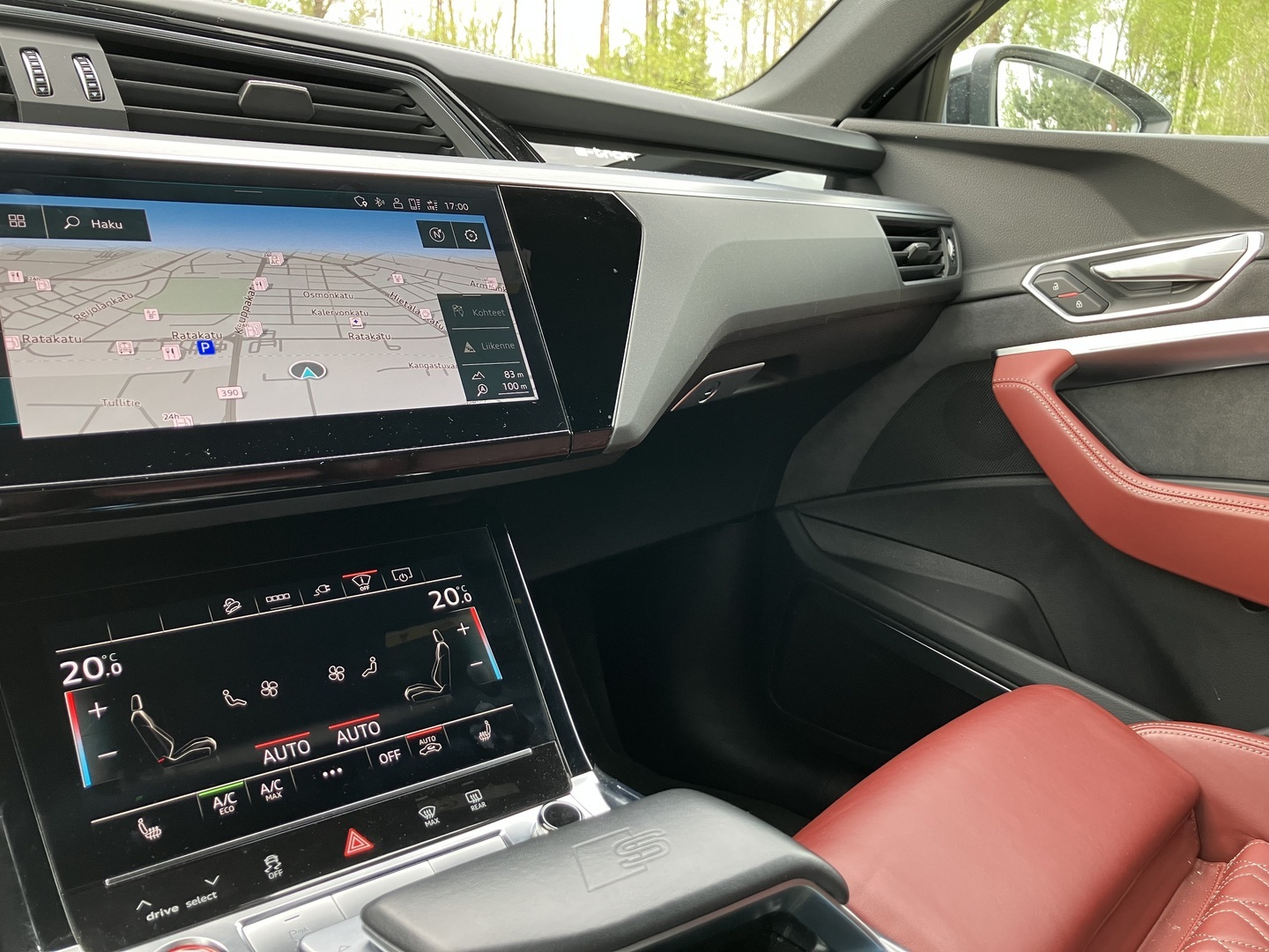 AUDI e-tron 2022