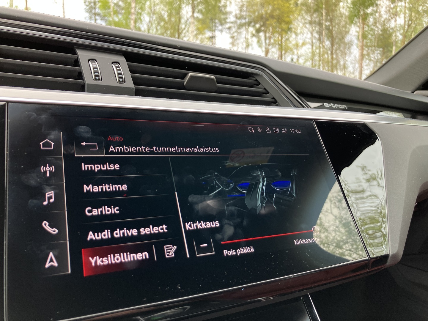 AUDI e-tron 2022