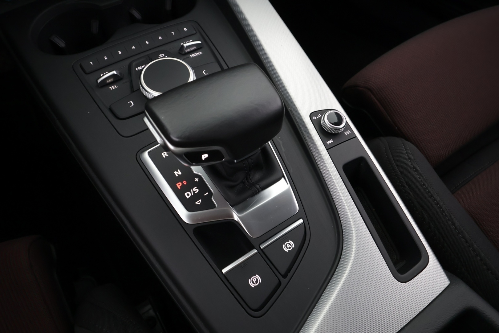 AUDI A4 2016