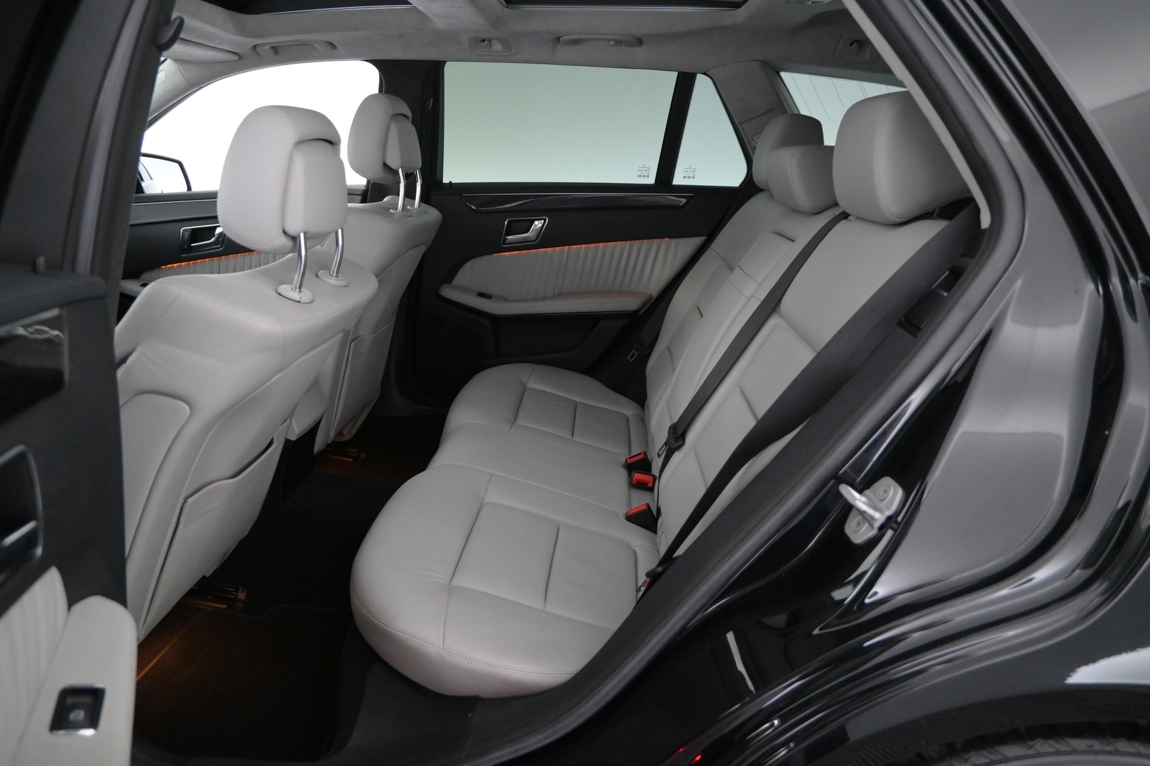 MERCEDES-BENZ E 2010