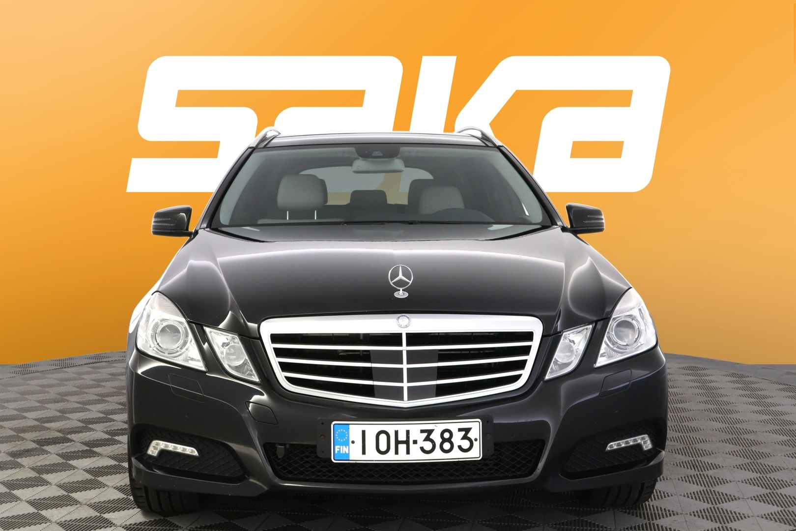 MERCEDES-BENZ E 2010