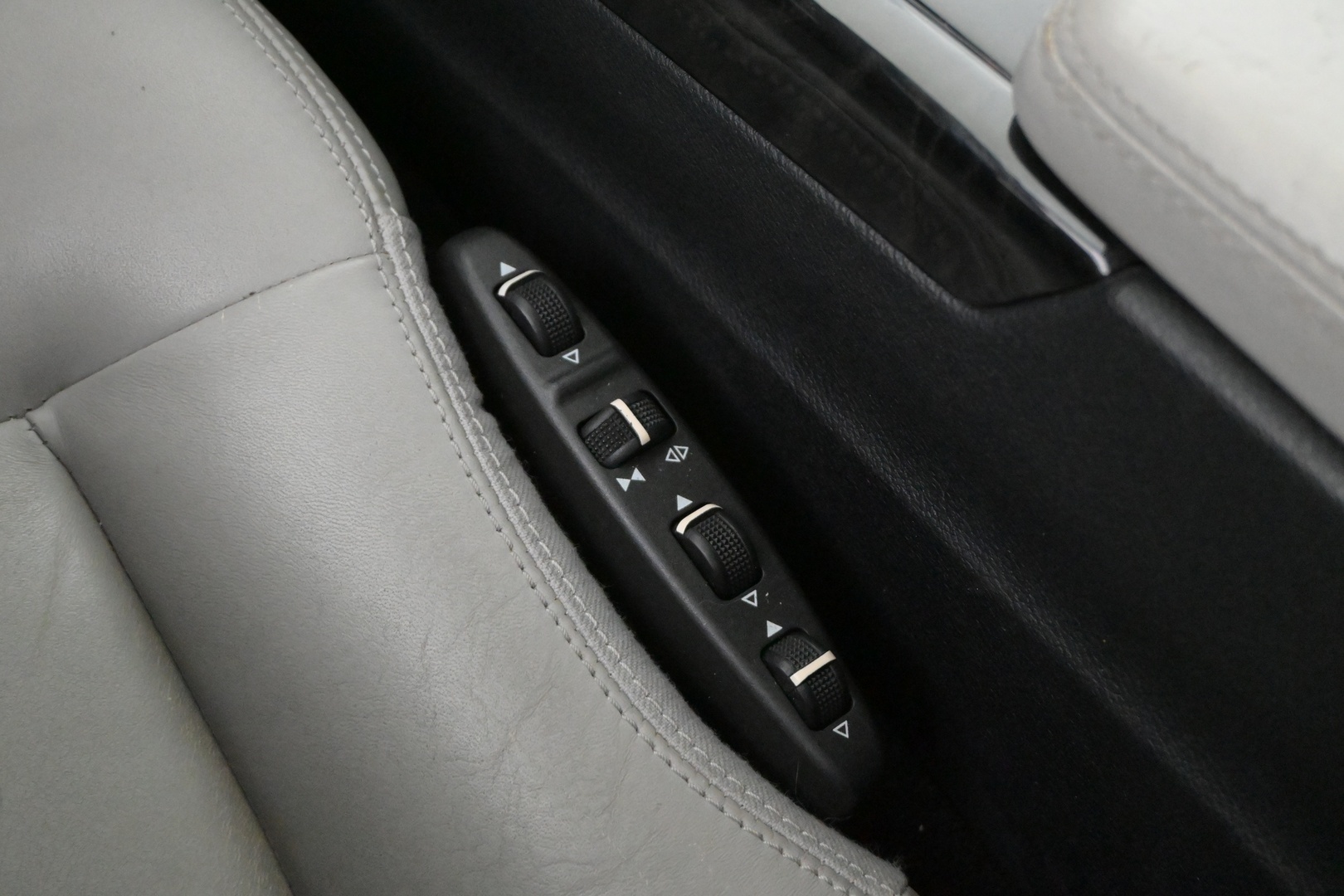 MERCEDES-BENZ E 2010