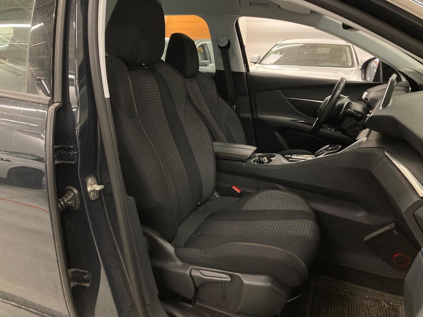 PEUGEOT 3008 2019
