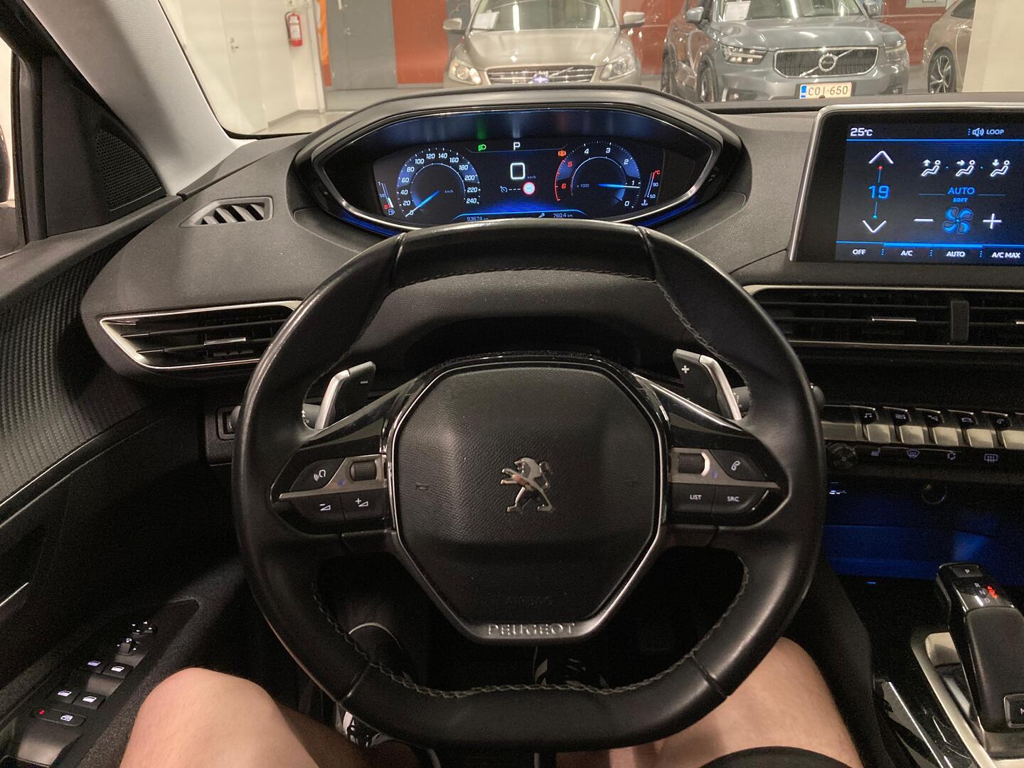 PEUGEOT 3008 2019