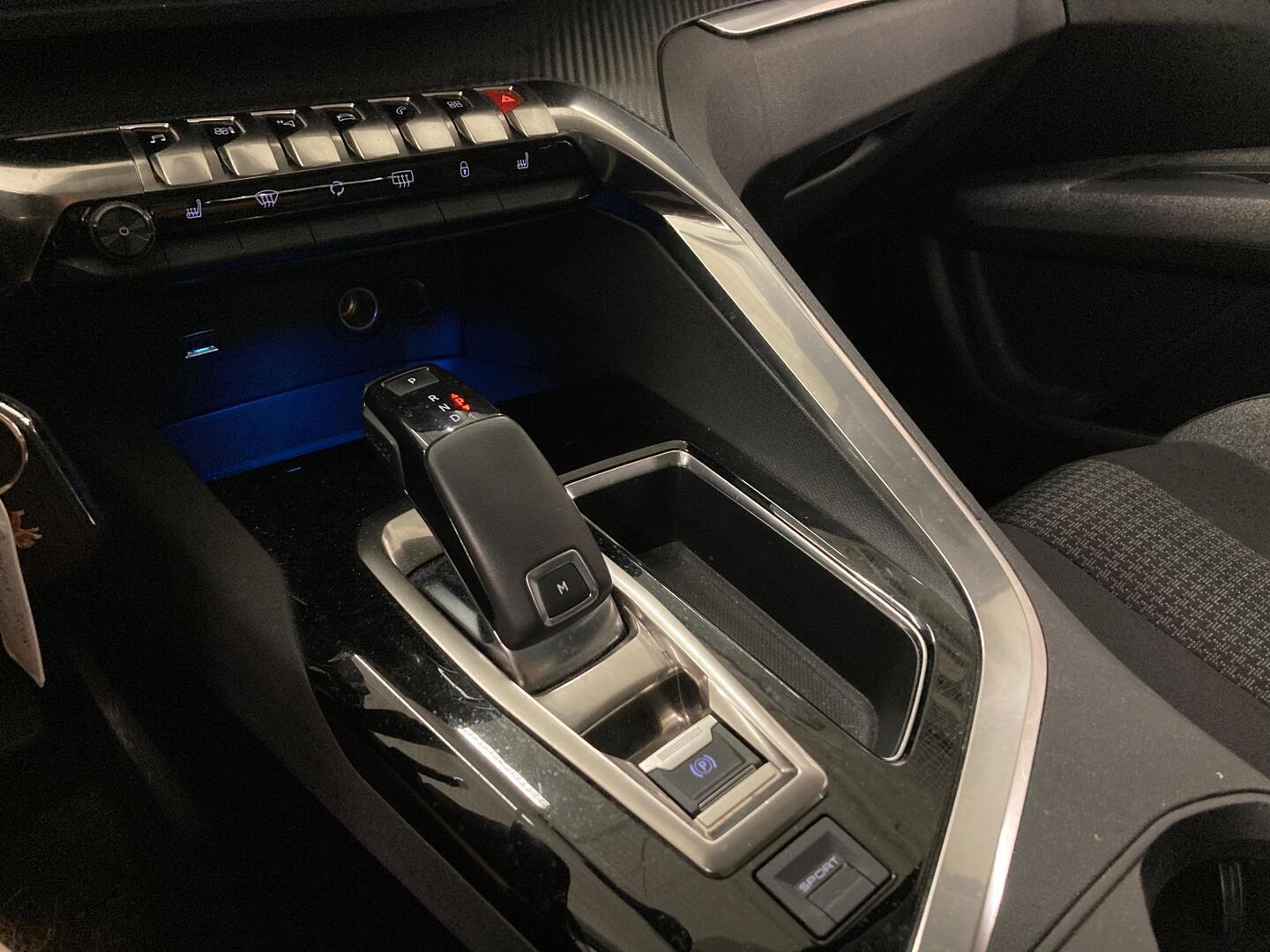 PEUGEOT 3008 2019