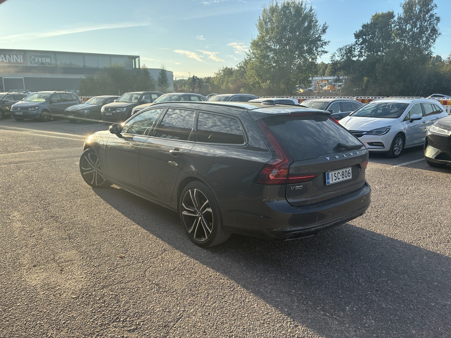 VOLVO V90 2023