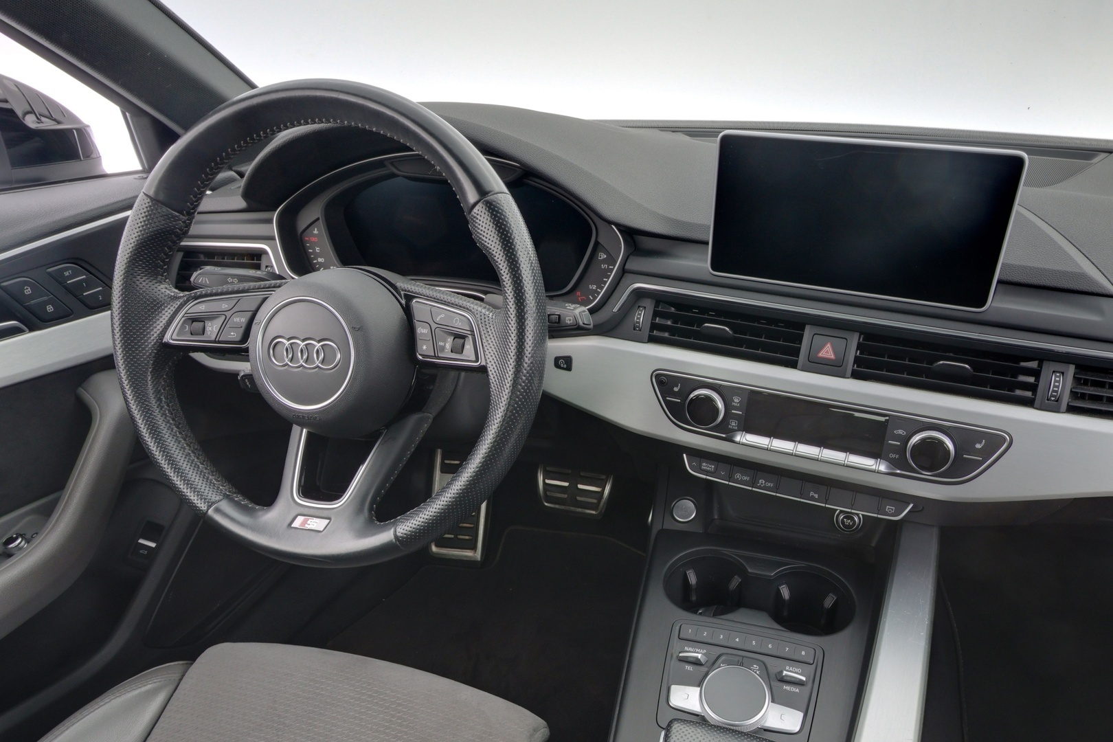 AUDI A4 2018