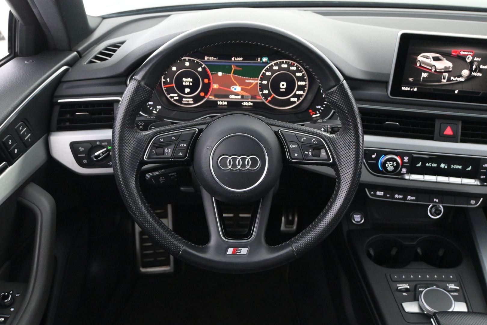 AUDI A4 2018