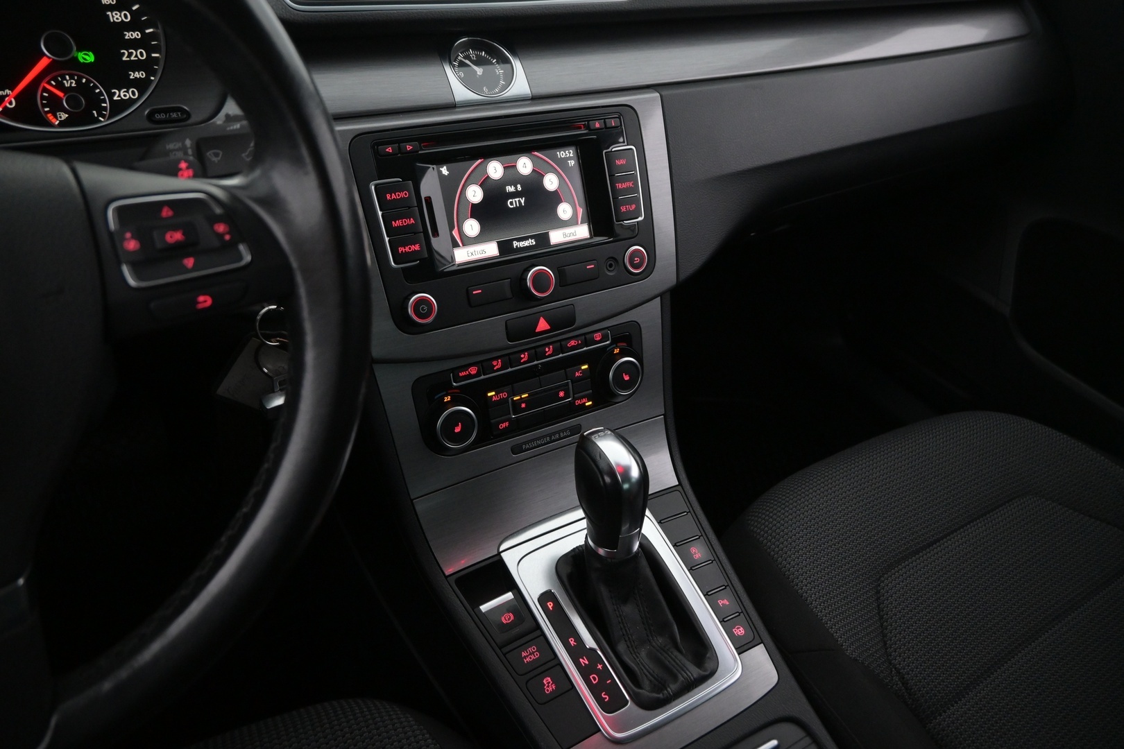 VOLKSWAGEN Passat 2011