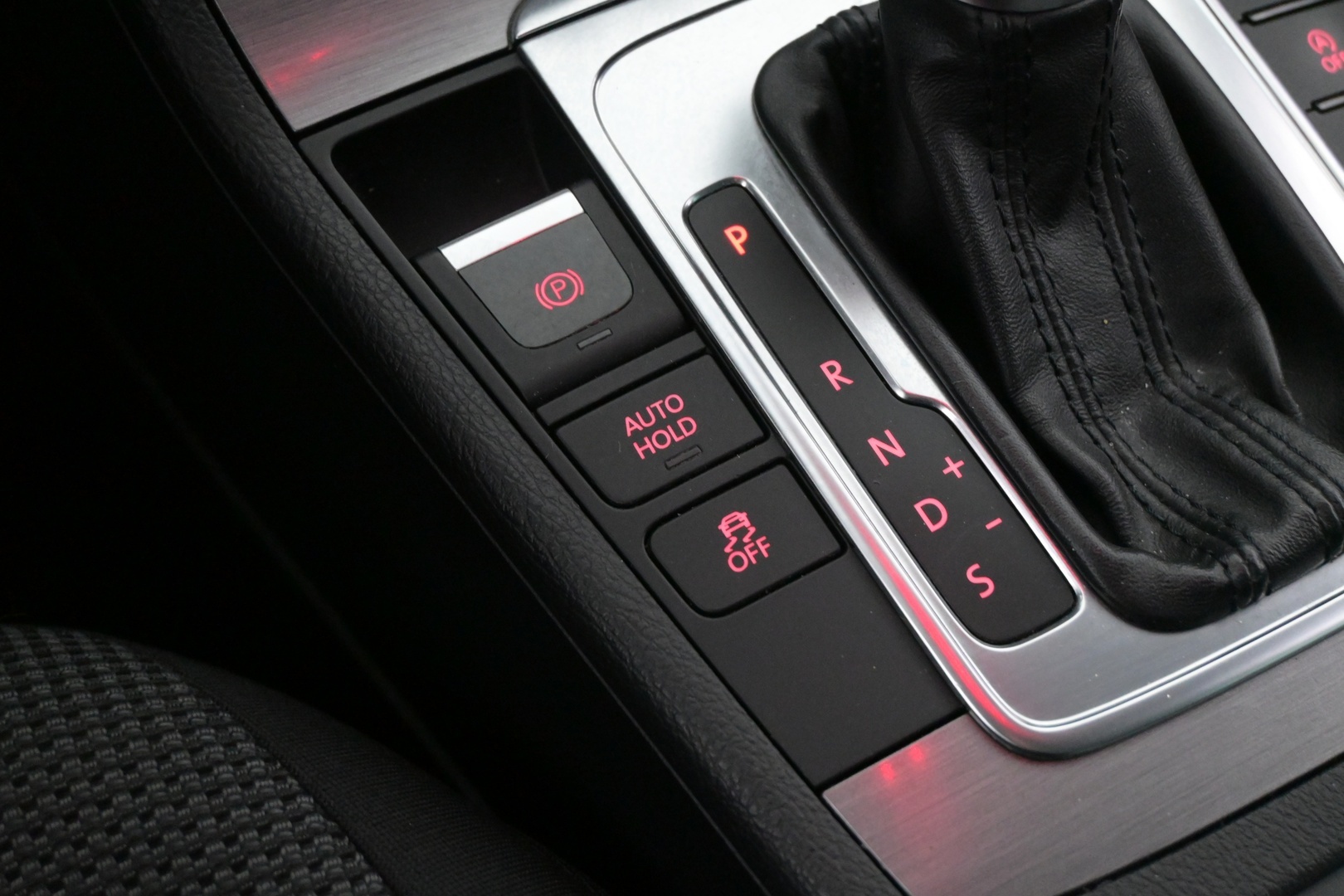 VOLKSWAGEN Passat 2011