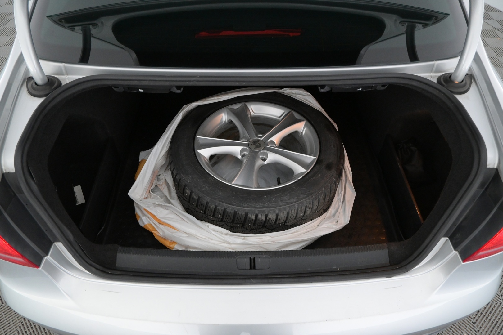 VOLKSWAGEN Passat 2011