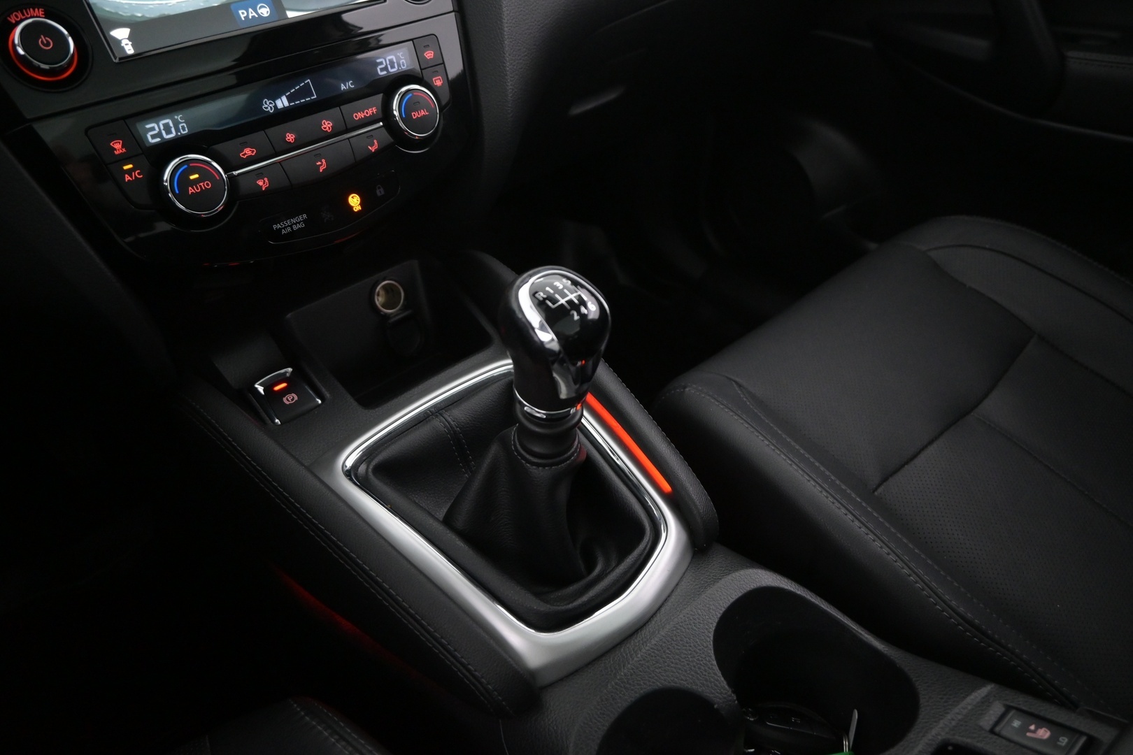 NISSAN Qashqai 2014