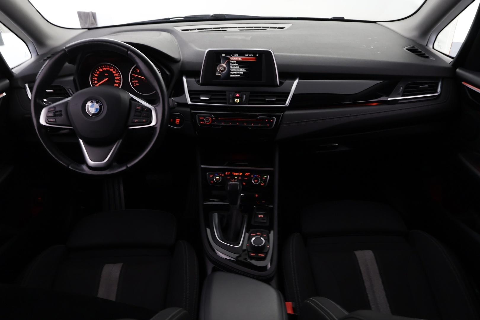 BMW 218 2015