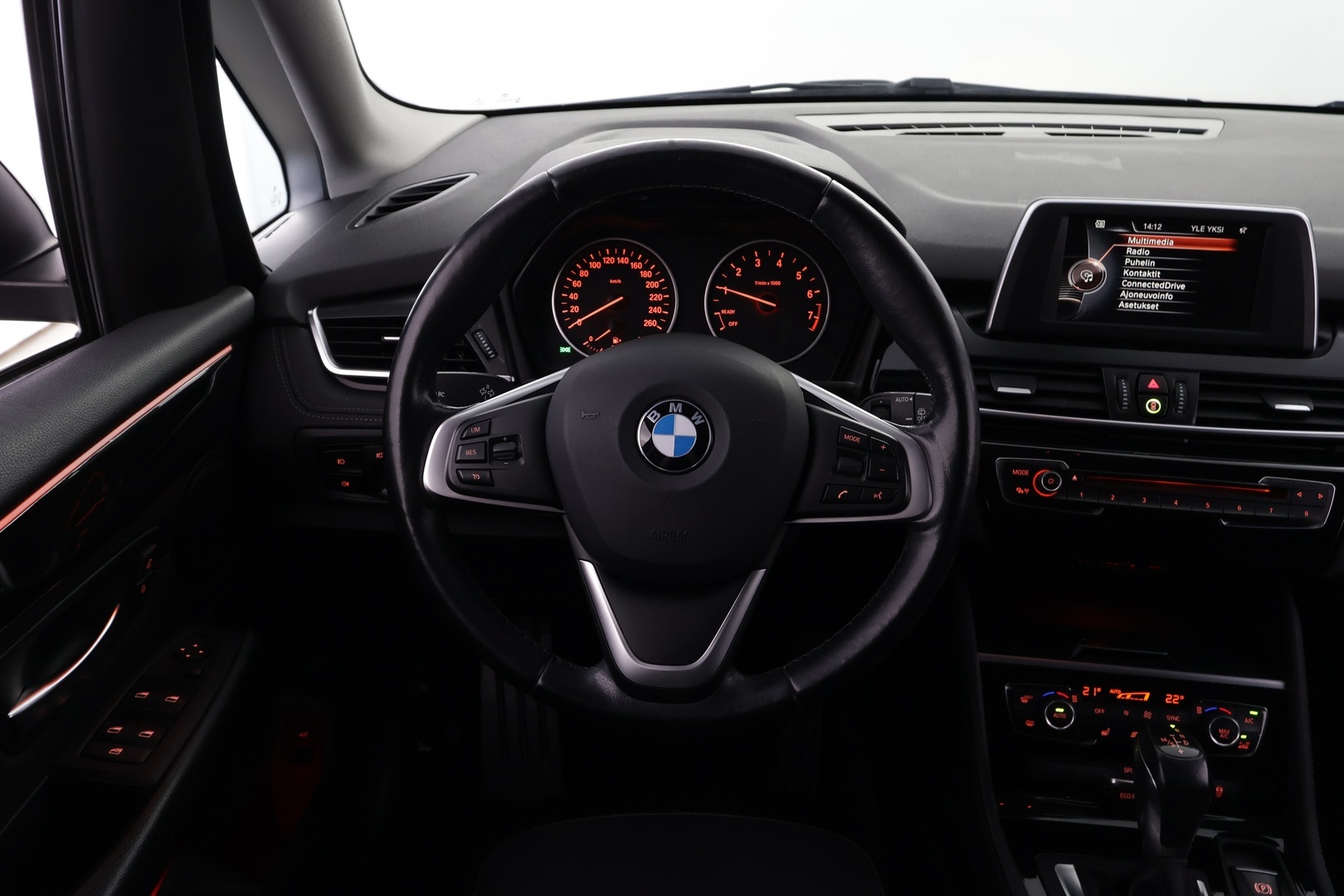 BMW 218 2015