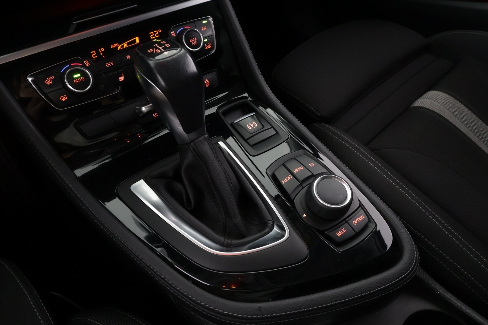 BMW 218 2015