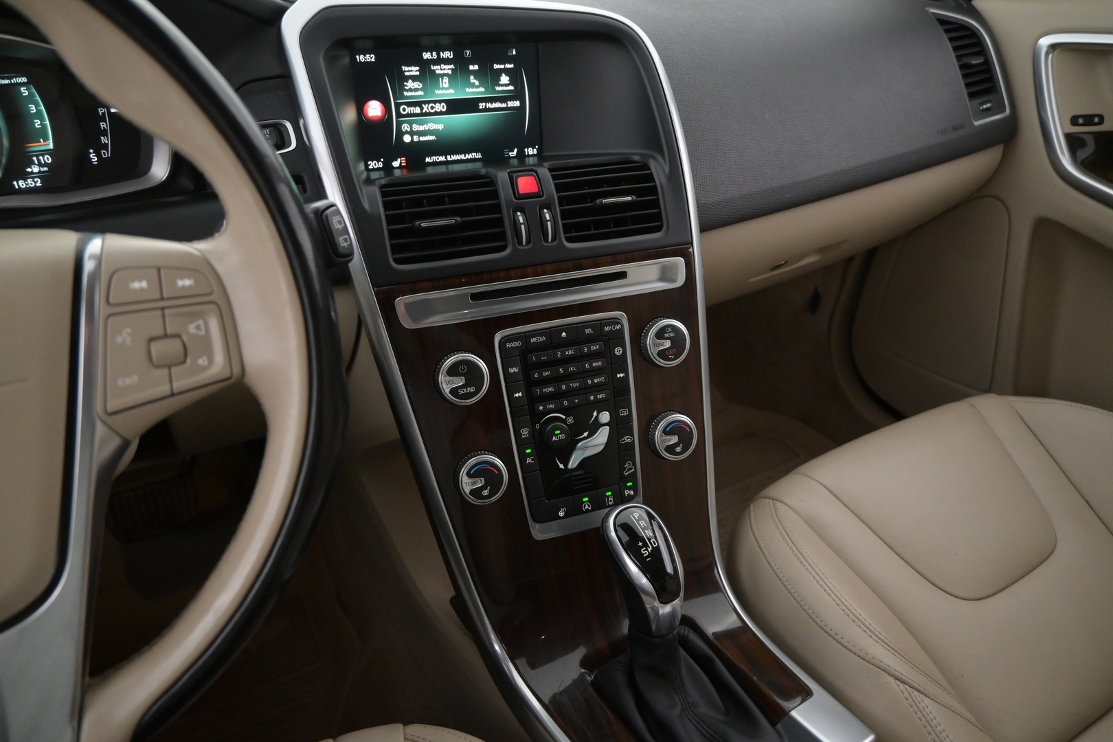 VOLVO XC60 2016