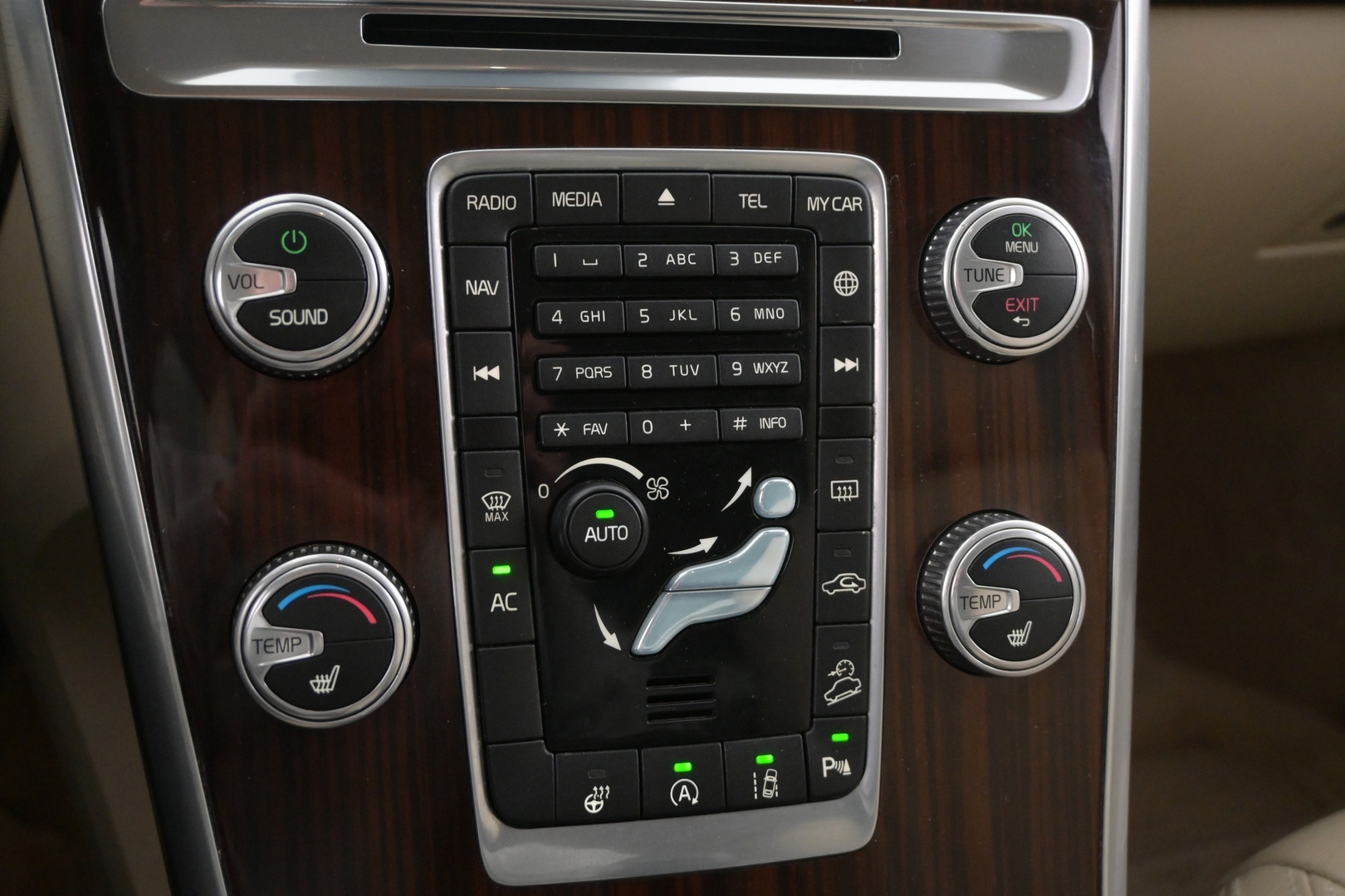 VOLVO XC60 2016