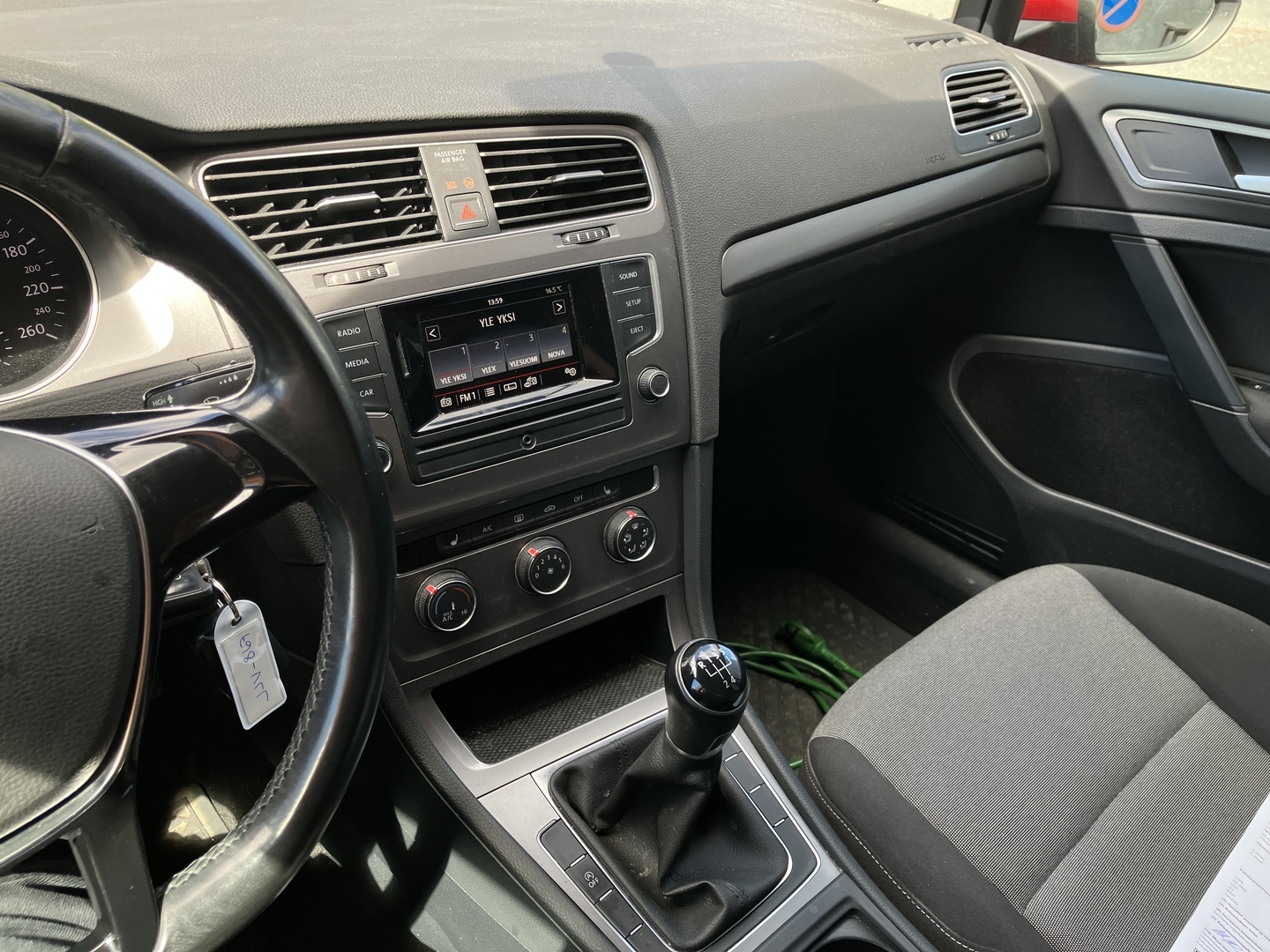 VOLKSWAGEN Golf 2016