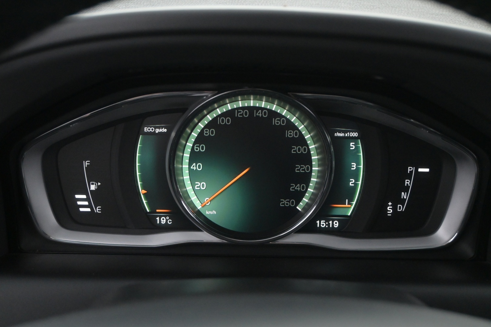 VOLVO XC60 2017