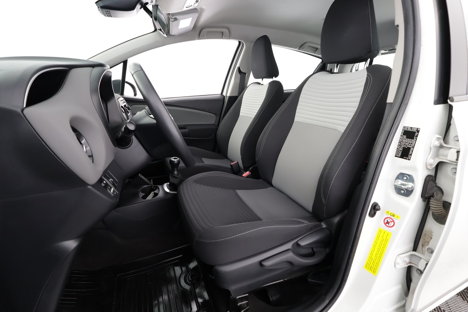 TOYOTA Yaris 2018
