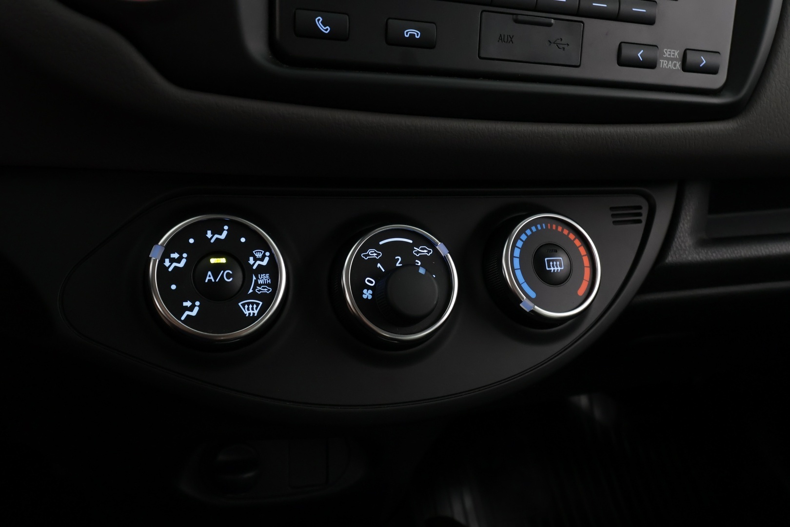 TOYOTA Yaris 2018