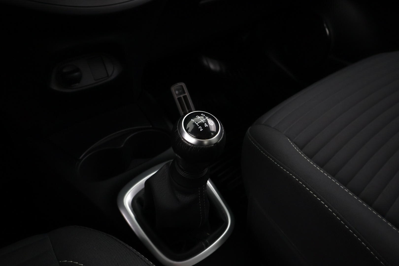 TOYOTA Yaris 2018