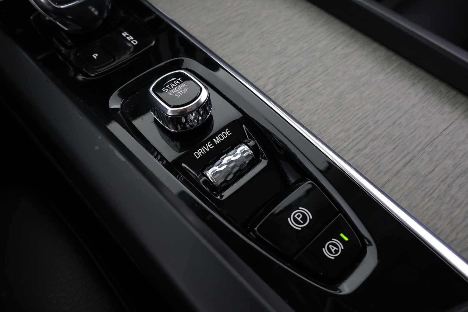 VOLVO XC60 2020