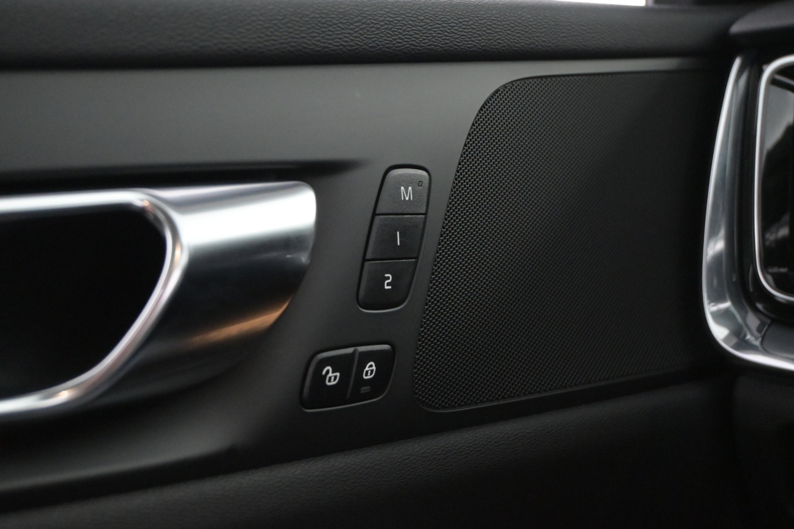 VOLVO V60 2021
