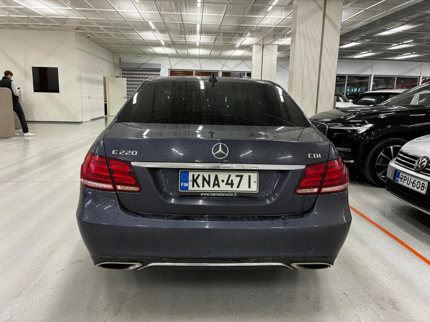 MERCEDES-BENZ E 2015