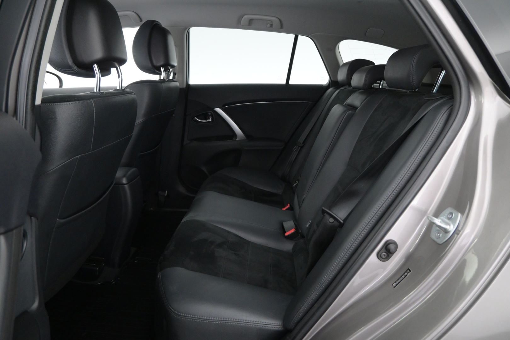 TOYOTA Avensis 2014