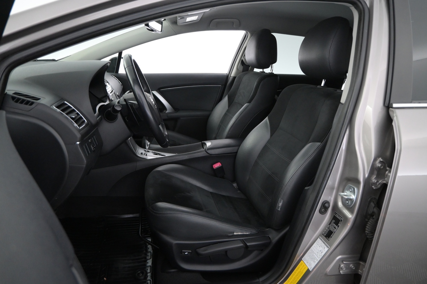 TOYOTA Avensis 2014