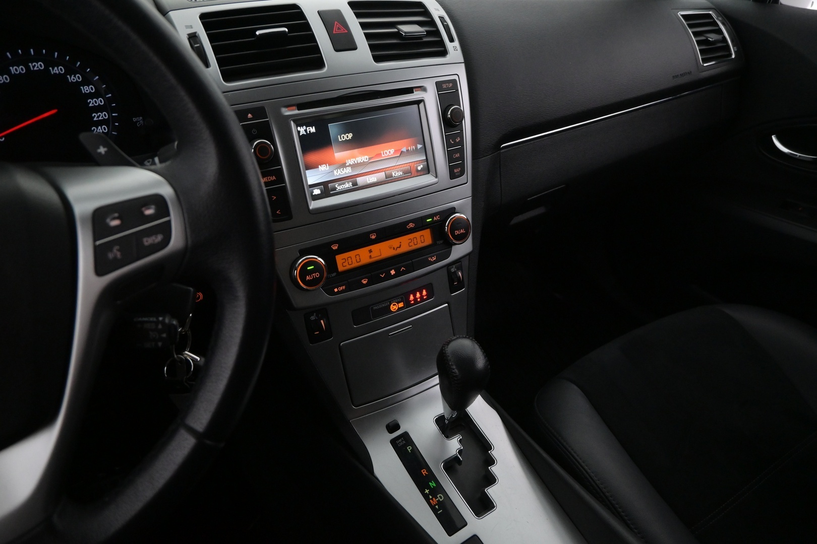 TOYOTA Avensis 2014