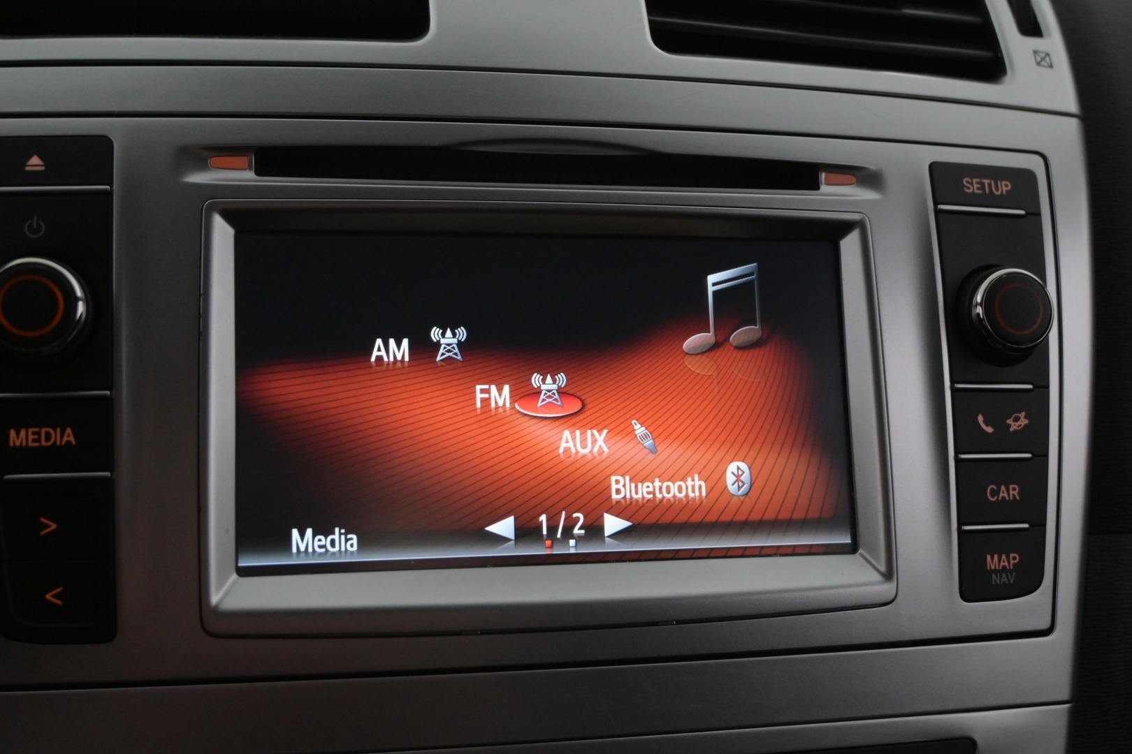 TOYOTA Avensis 2014