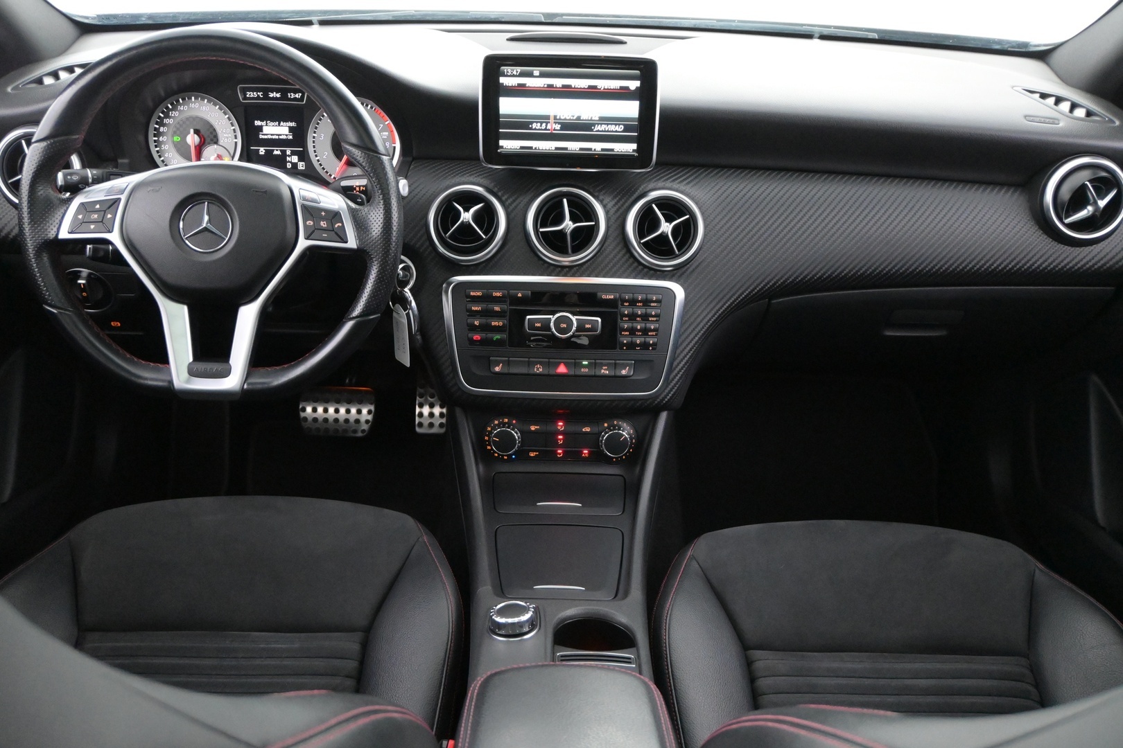 MERCEDES-BENZ A 2013