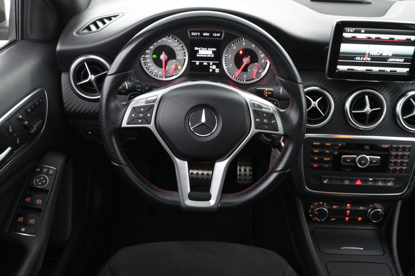 MERCEDES-BENZ A 2013