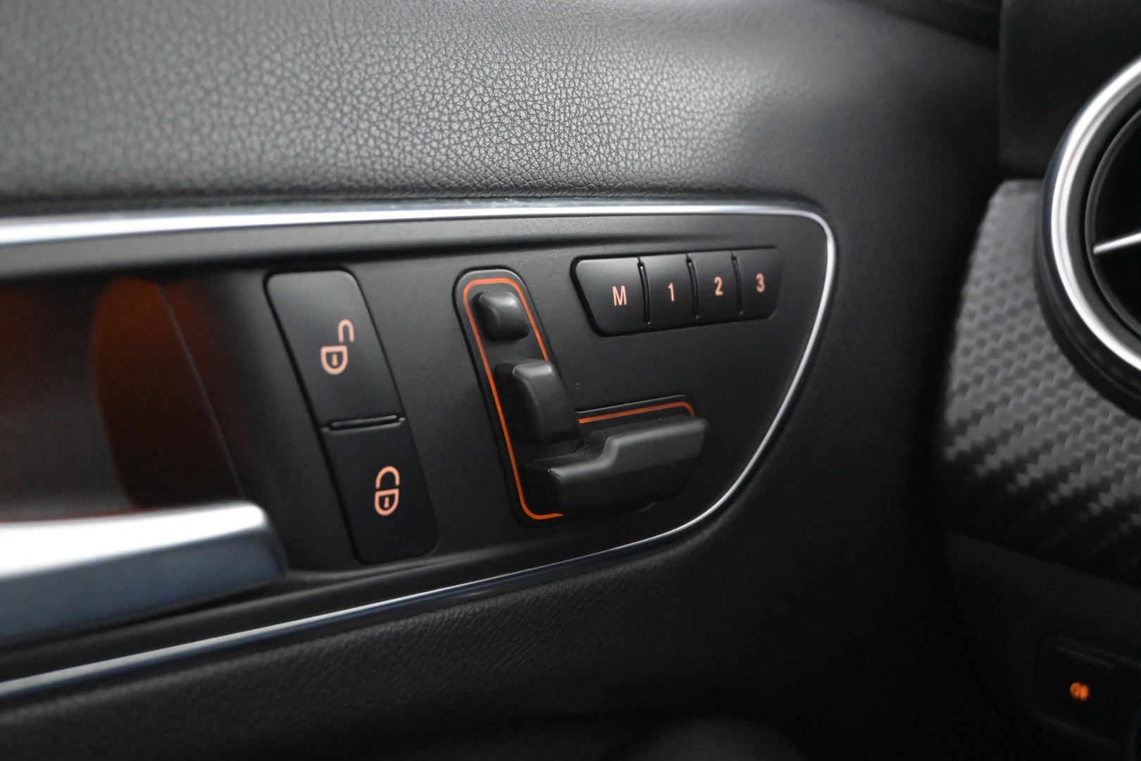 MERCEDES-BENZ A 2013