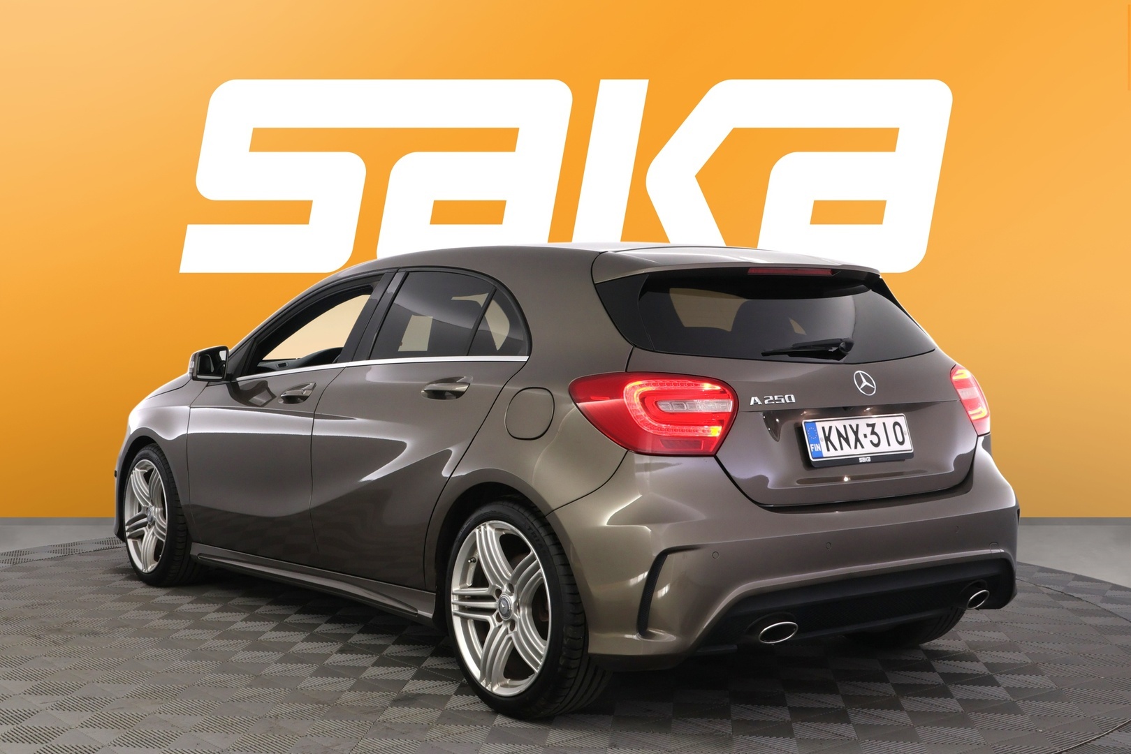 MERCEDES-BENZ A 2013