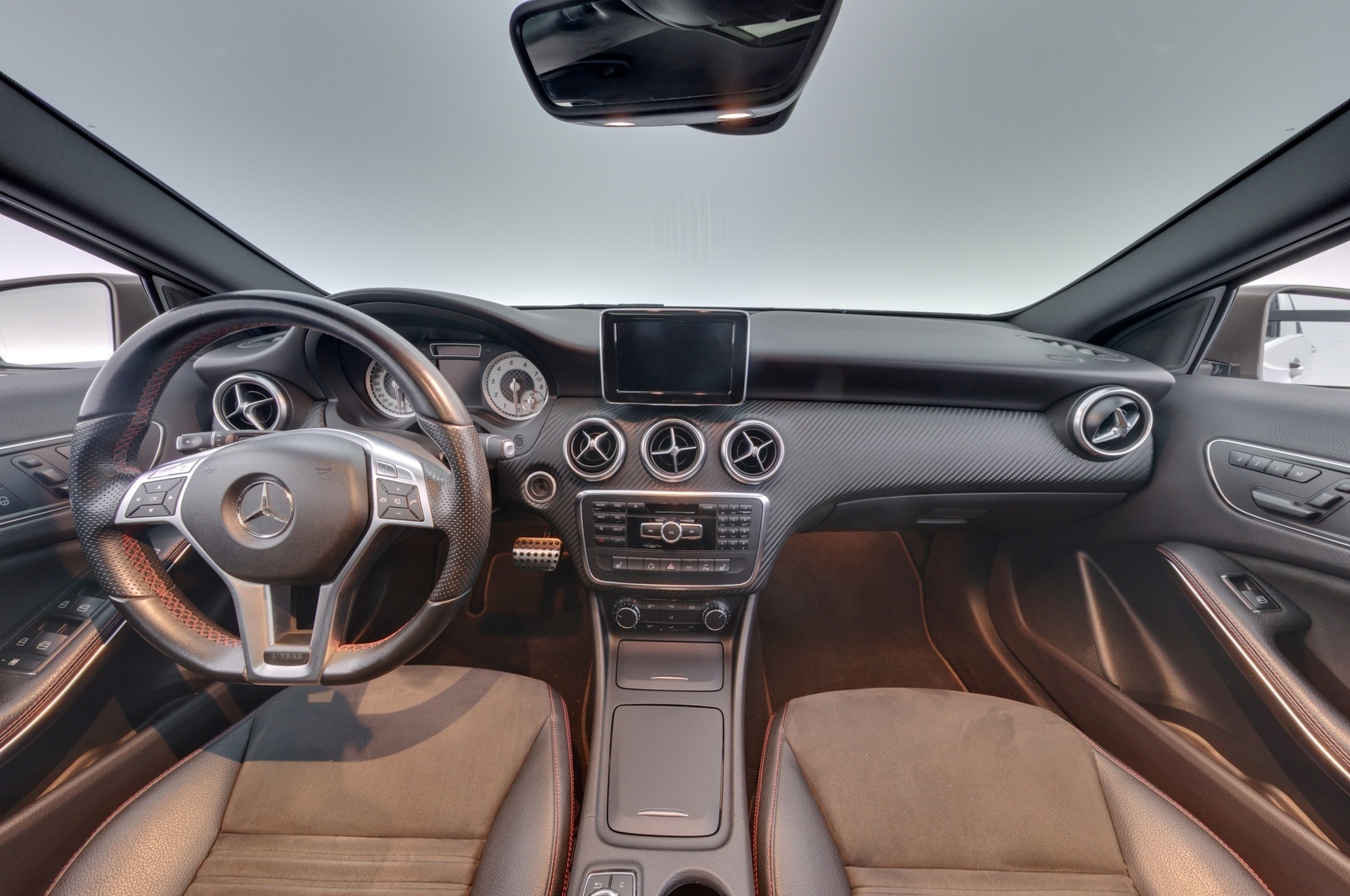 MERCEDES-BENZ A 2013
