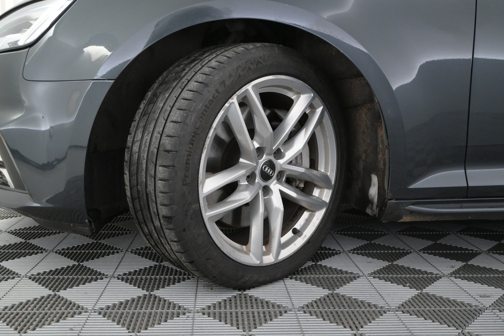 VOLKSWAGEN Caddy Maxi 2012