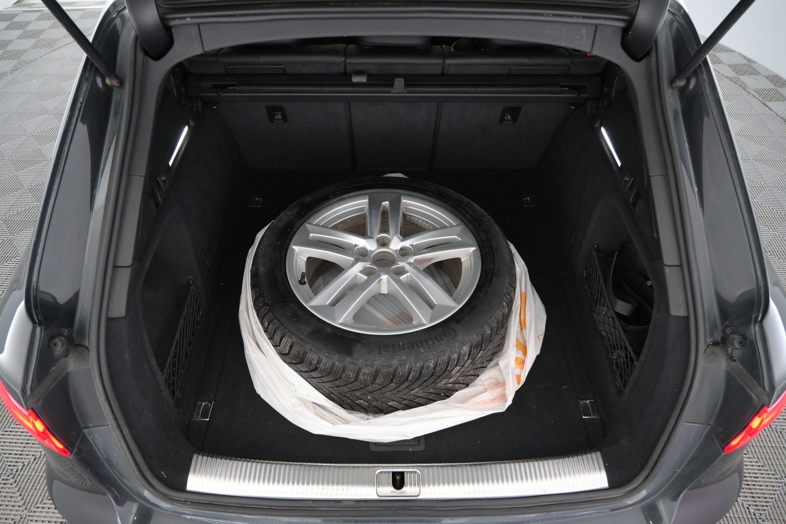 VOLKSWAGEN Caddy Maxi 2012